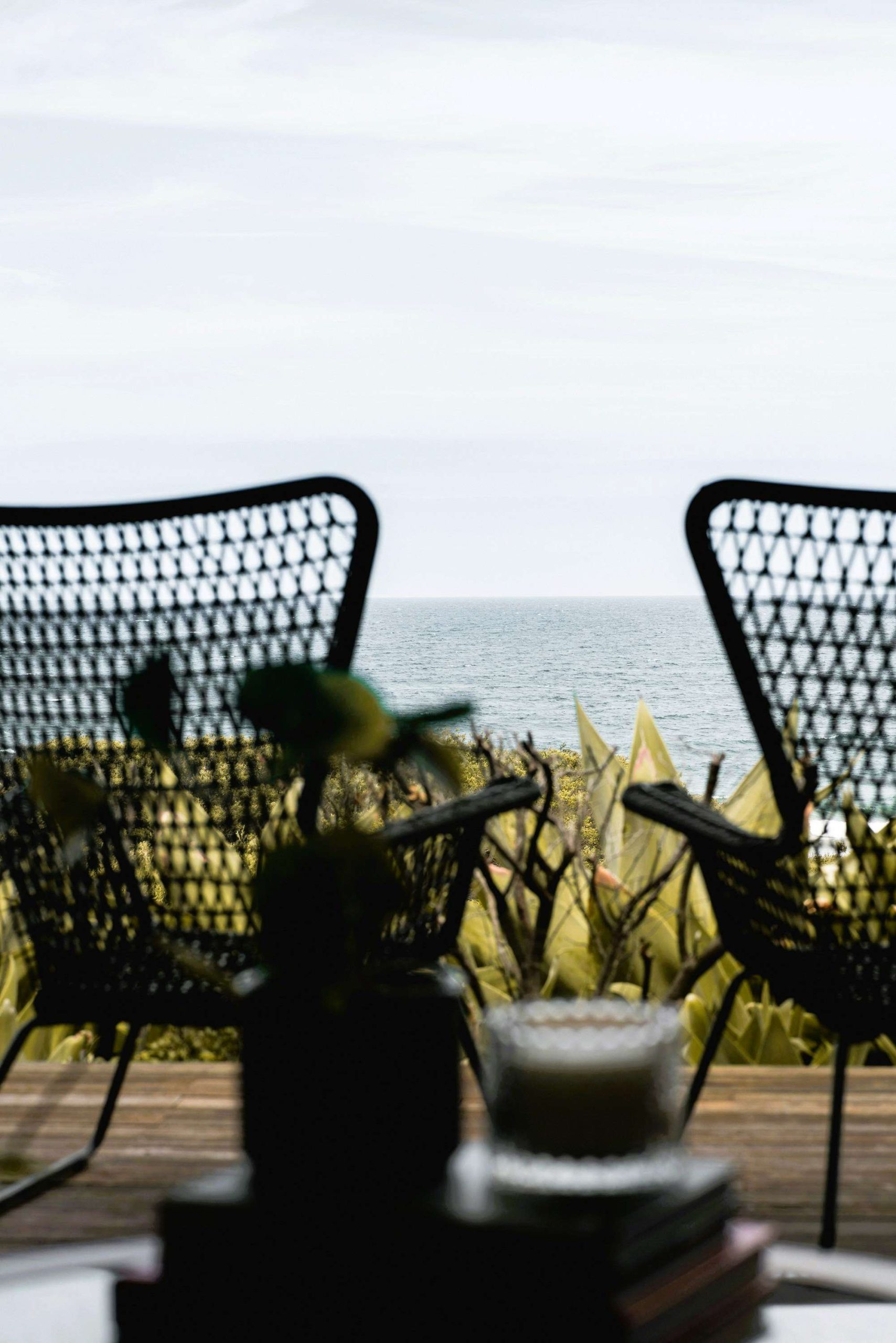 2 chairs on the terrace at the seafront